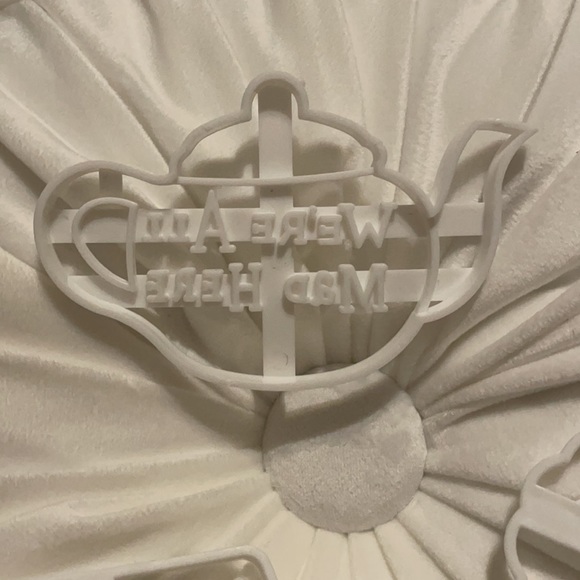 Alice in Wonderland Cookie Cutters Set of 3 - Picture 3 of 7